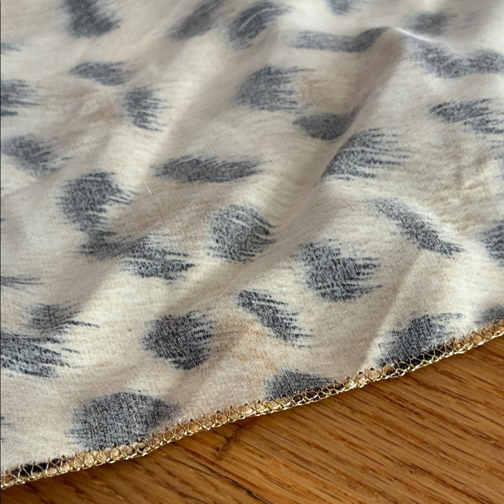 Authentic Roberto Cavalli Silk Leopard Print Square Scarf Signature - Picture 7 of 7